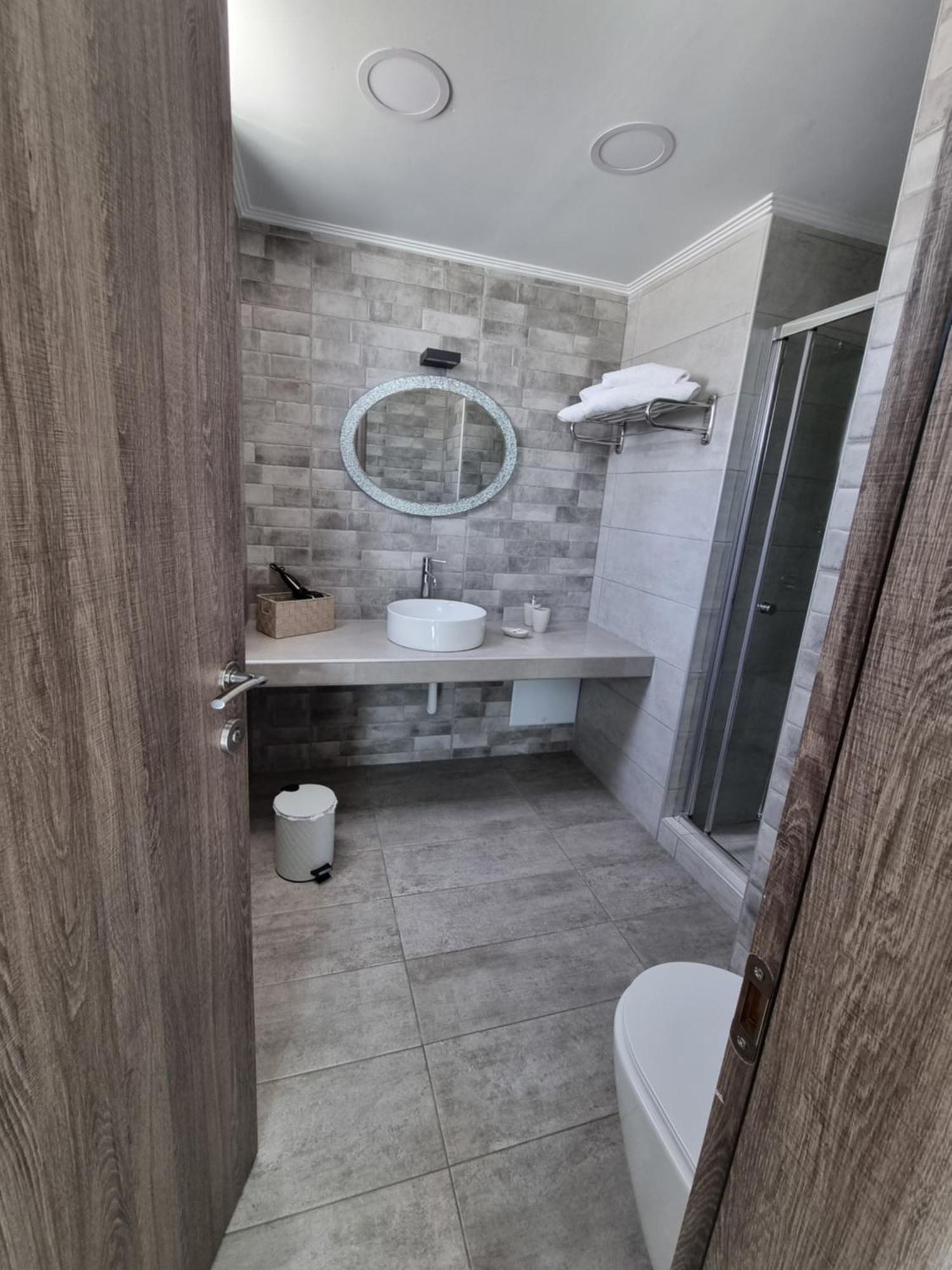 Hotel Eleni 2*